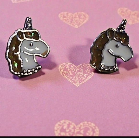 Other - 🔴5/$25 🔴Gray Unicorn Kids Earrings